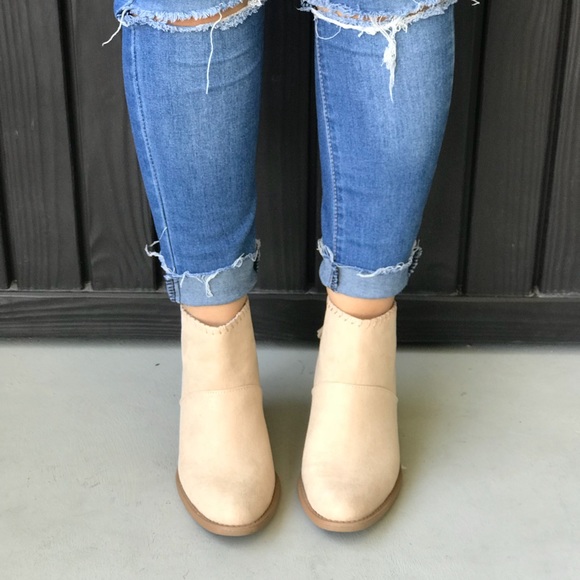 Blush Cream Western Stitched Ankle Bootie - Picture 3 of 5